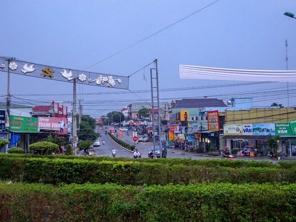 chợ trung tâm thương mại thị trấn huyện ngọc hồi kon tum việt nam